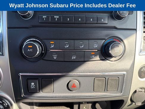 Used 2018 Nissan Titan SV AWD/4WD image 22