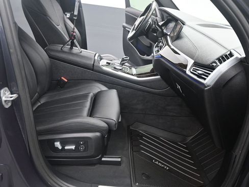 Used 2021 BMW X5 sDrive40i w/ Convenience Package image 2