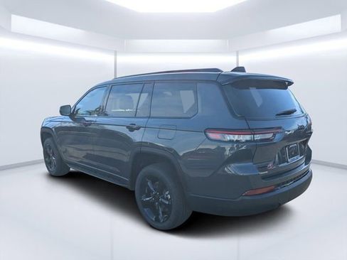 New 2025 Jeep Grand Cherokee L Altitude image 5