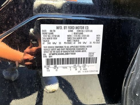 Used 2020 Ford Edge SE FWD image 30