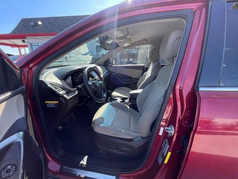 Used 2017 Hyundai Santa Fe Sport FWD image 2