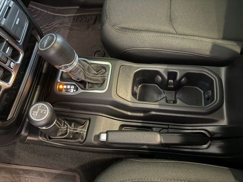 Certified 2020 Jeep Gladiator Overland image 22