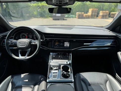 Used 2021 Audi Q8 Premium Plus w/ Premium Plus Package AWD/4WD image 17