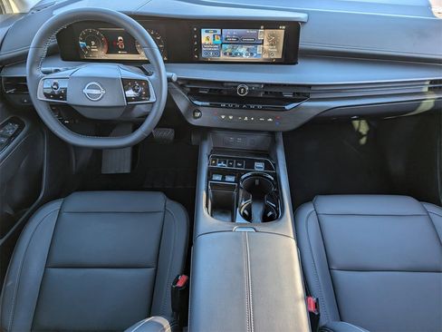 Certified 2025 Nissan Murano SV image 9