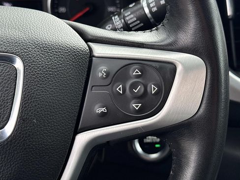 Used 2022 GMC Terrain SLT w/ Infotainment Package II FWD image 10