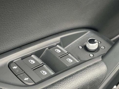 Used 2020 Audi Q5 2.0T Premium w/ Titanium Sport Package image 17