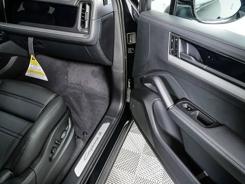 New 2026 Porsche Cayenne S image 27