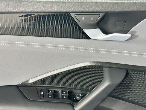 New 2026 Volkswagen Tiguan SE image 16