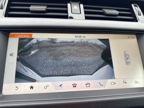 Used 2018 Land Rover Discovery SE image 32