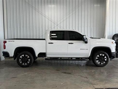 Used 2020 Chevrolet Silverado 2500 Custom w/ Custom Value Package AWD/4WD image 2