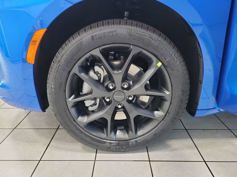New 2027 Chrysler Pacifica Select AWD/4WD image 34