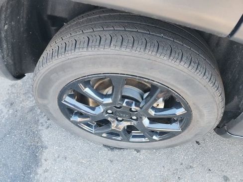 Used 2023 Jeep Compass Altitude w/ Sun and Sound Group image 10