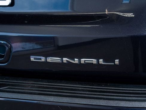 Used 2023 GMC Yukon Denali AWD/4WD image 15