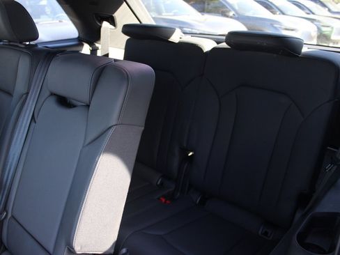 Used 2021 Audi Q7 2.0T Premium Plus image 40
