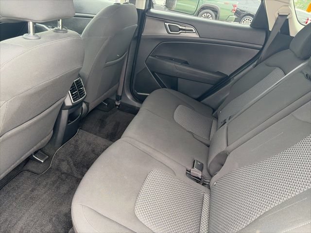 Used 2025 Kia Sportage LX AWD/4WD image 11