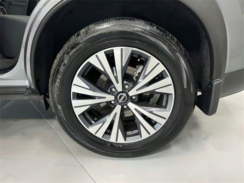 Used 2023 Nissan Rogue SV w/ SV Premium Package image 50