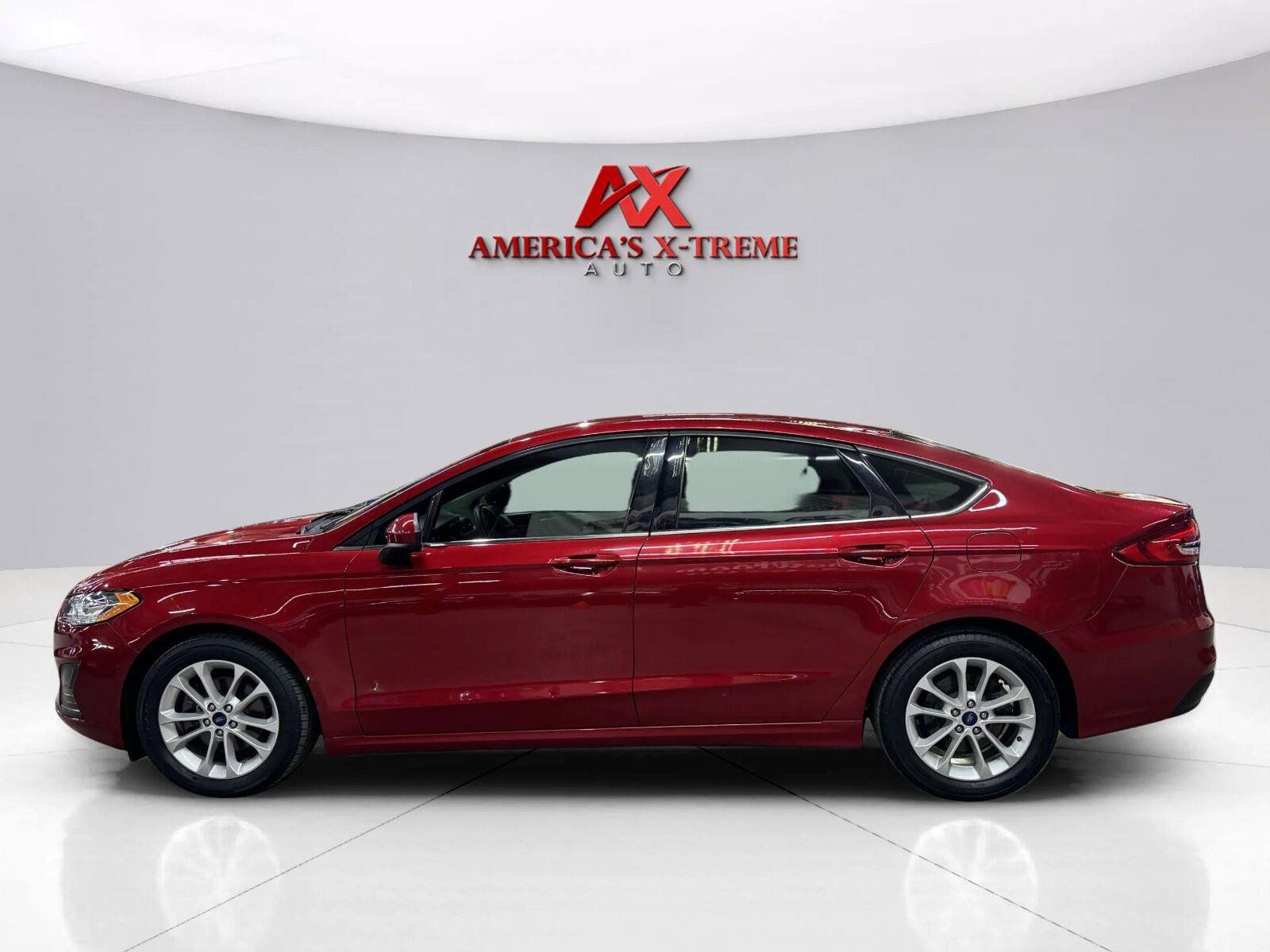 Used 2020 Ford Fusion SE FWD image 4