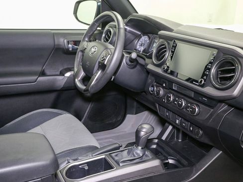 Used 2023 Toyota Tacoma TRD Sport AWD/4WD image 18