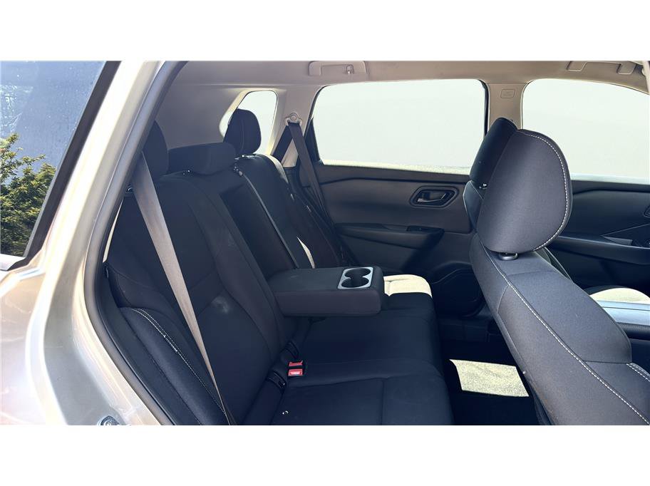 Used 2024 Nissan Rogue S AWD/4WD image 15