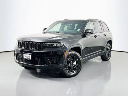 Used 2025 Jeep Grand Cherokee Altitude