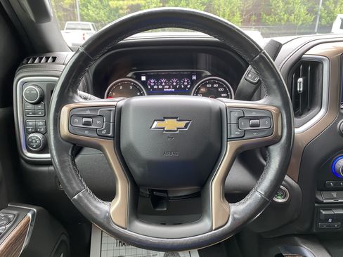Used 2022 Chevrolet Silverado 2500 High Country AWD/4WD image 18