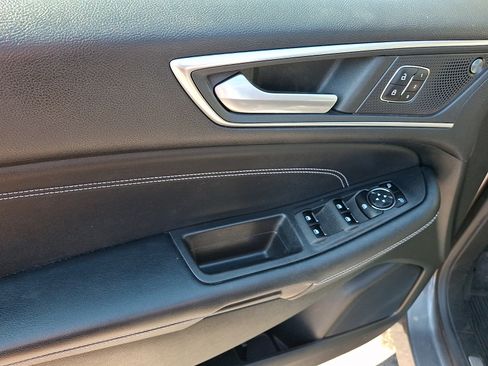 Used 2022 Ford Edge Titanium AWD/4WD image 13