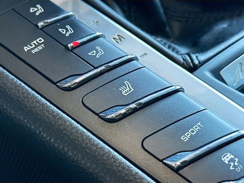 Used 2021 Porsche Macan S image 20