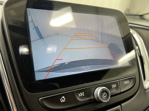 Used 2017 Chevrolet Malibu LT image 15