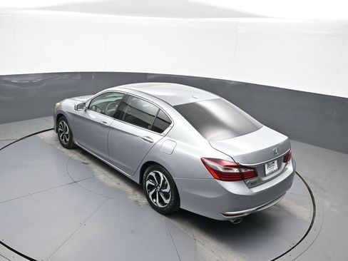 Used 2017 Honda Accord EX-L image 39