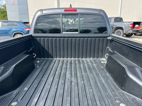 Used 2022 Toyota Tacoma SR5 AWD/4WD image 7