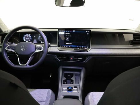 Certified 2025 Volkswagen Tiguan S w/ 18" Wheel Package image 11