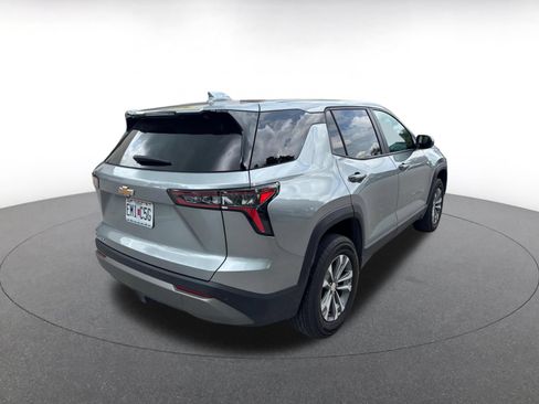Used 2025 Chevrolet Equinox LT FWD image 8