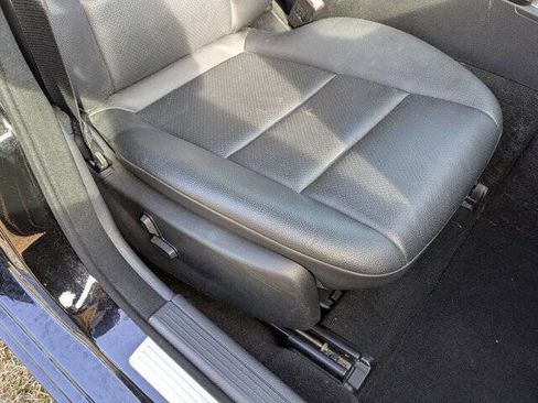 Used 2014 Mercedes-Benz C 250 Sedan image 38