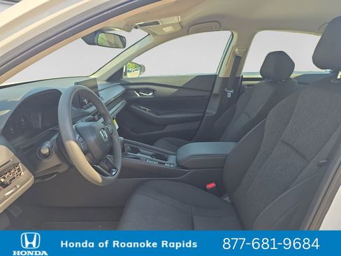 Used 2025 Honda Accord LX image 10