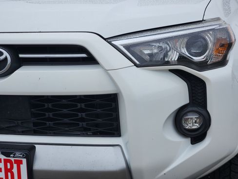 Used 2022 Toyota 4Runner TRD Off-Road AWD/4WD image 8