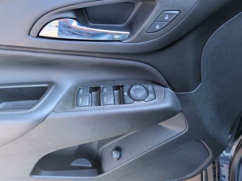 Used 2023 Chevrolet Equinox LT FWD image 13