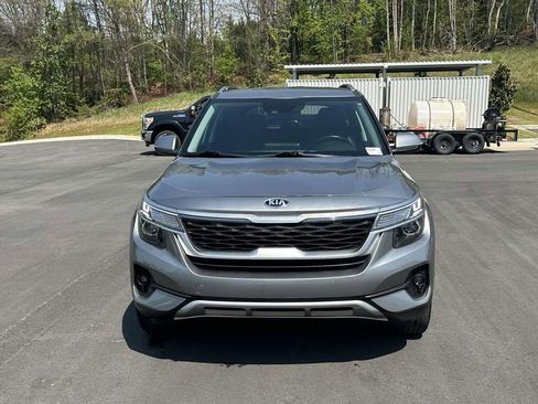 Used 2021 Kia Seltos S FWD image 2