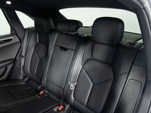 Certified 2019 Porsche Macan AWD/4WD image 37