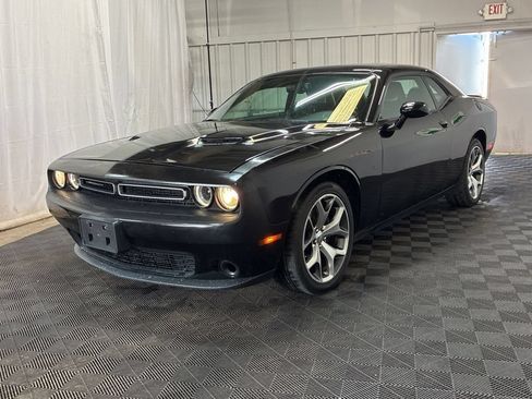 Used 2015 Dodge Challenger SXT Plus RWD image 2