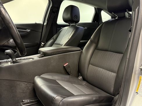 Used 2018 Chevrolet Impala LT image 24