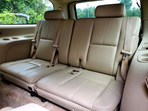 Used 2007 Chevrolet Suburban LTZ w/ LTZ Preferred Equipment Group image 30