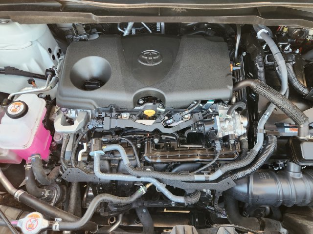 Used 2026 Toyota Sienna XLE FWD image 23