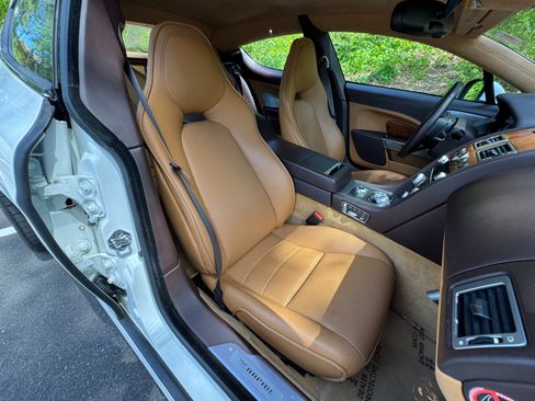 Used 2011 Aston Martin Rapide RWD image 53