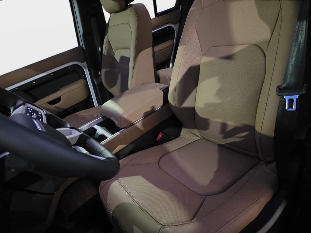 New 2026 Land Rover Defender 110 X-Dynamic SE AWD/4WD image 12