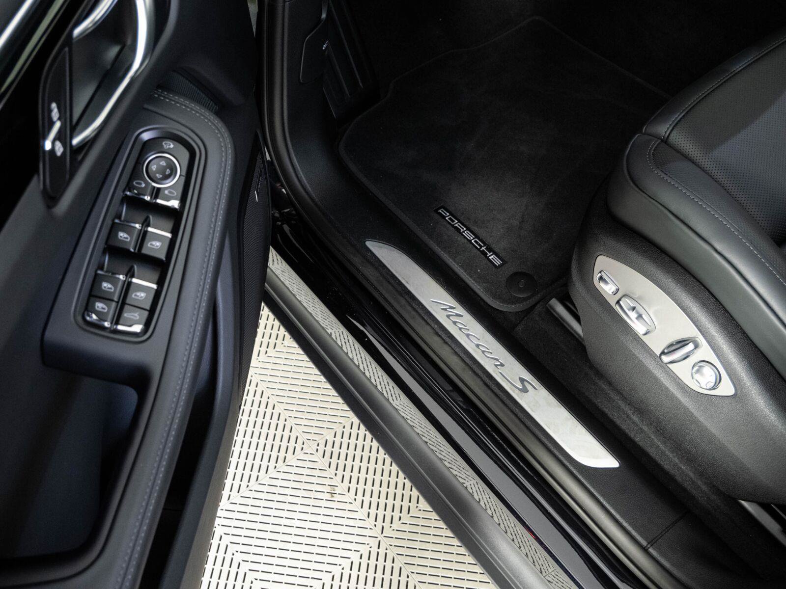 New 2026 Porsche Macan S AWD/4WD image 8