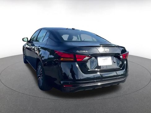 Used 2025 Nissan Altima 2.5 SV image 11