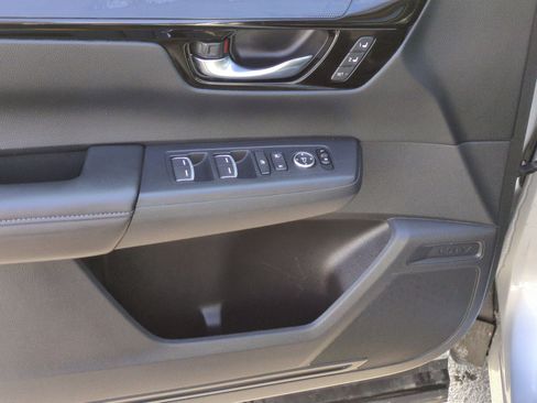 Used 2025 Honda CR-V EX-L image 16