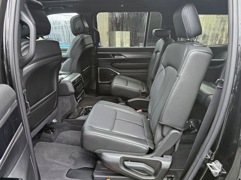 New 2026 Jeep Grand Wagoneer 4WD w/ Premium Group I image 15