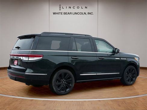 Used 2022 Lincoln Navigator Black Label image 5