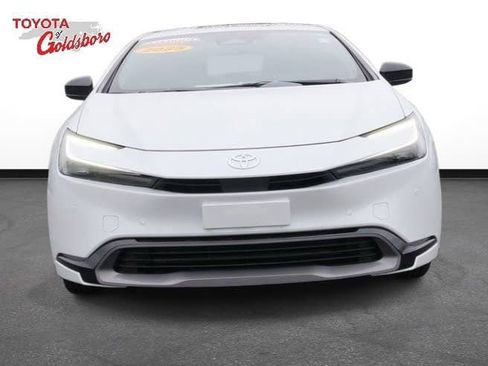 Used 2025 Toyota Prius XLE image 2